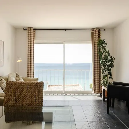 With Amazing Sea View شقة *